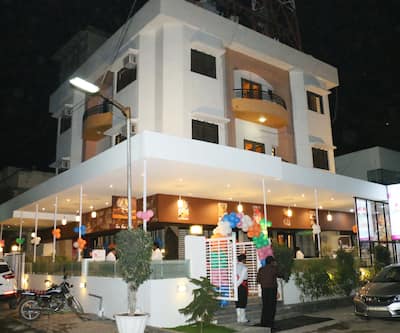 https://imgcld.yatra.com/ytimages/image/upload/t_hotel_yatra_city_desktop/v1451373601/Domestic Hotels/Hotels_Aurangabad/Vijay Residency/Overview.jpg